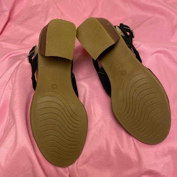 Anty Round Toe Stacked Heel Dress Sandals - 10M - Picture 4 of 6